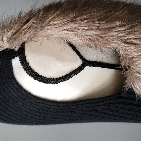 Cato brown and tan sleeveless faux fur vest with black knit back - Picture 4 of 15